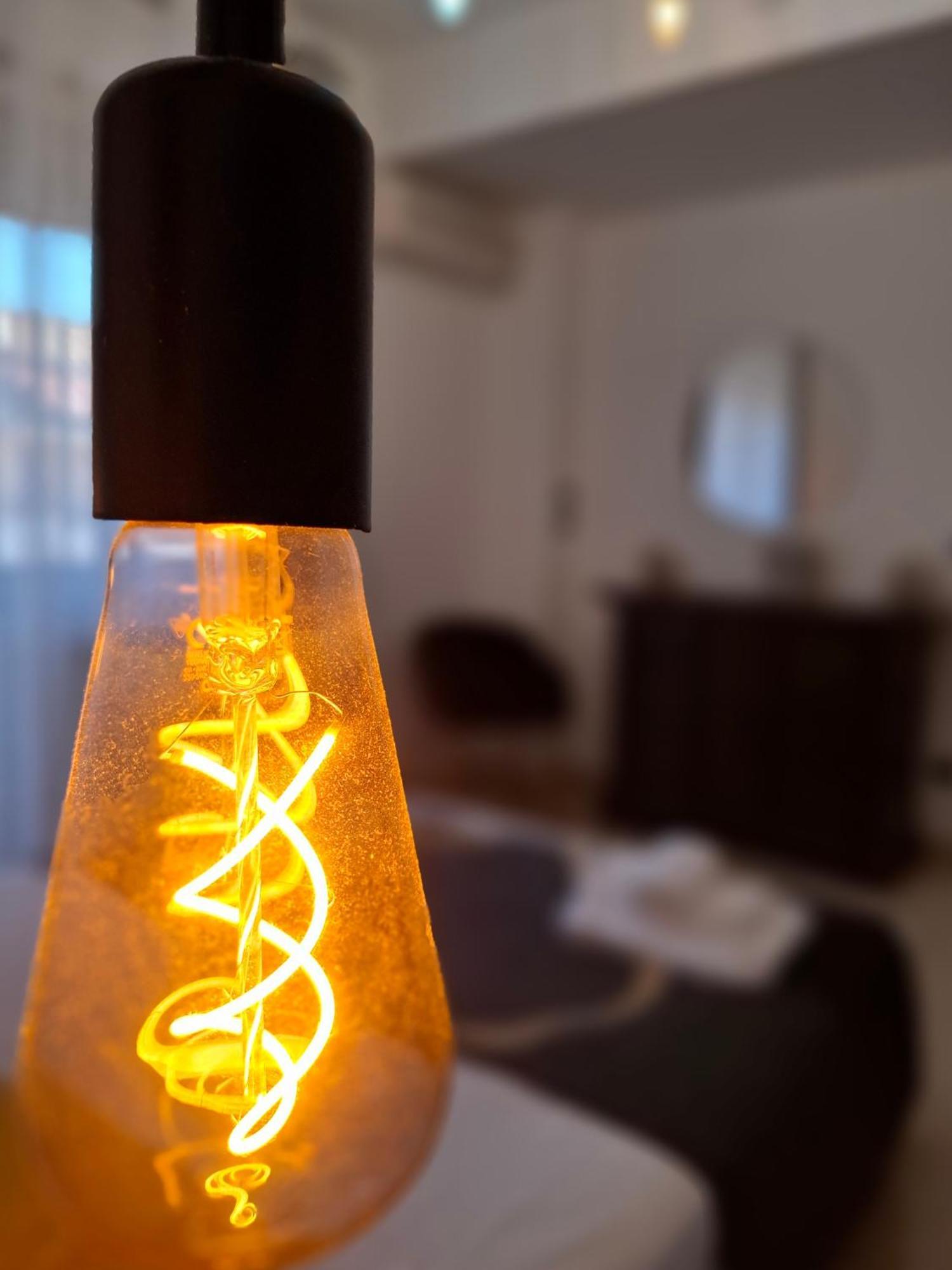 Lumina * Rom